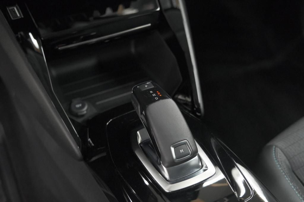Peugeot 208 puretech 100 eat8 allure | adaptieve cruise control |  camera |