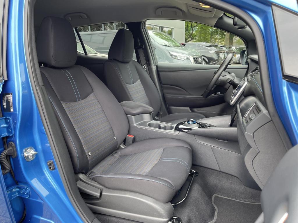 Nissan Leaf n-connecta 40 kwh soh 84% | navigatie | 360° camera | stuur- + 