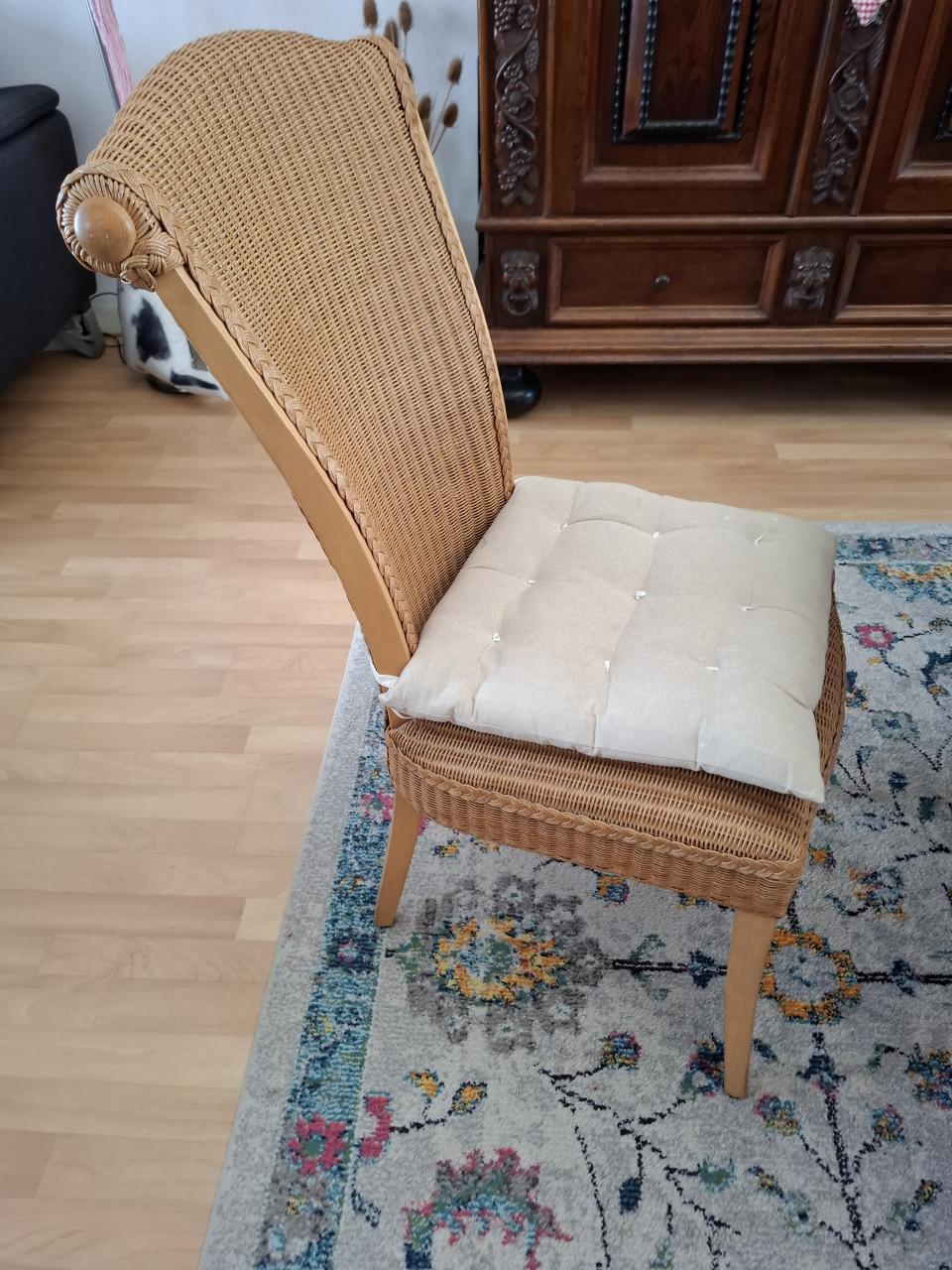 Eet kamerstoelen
