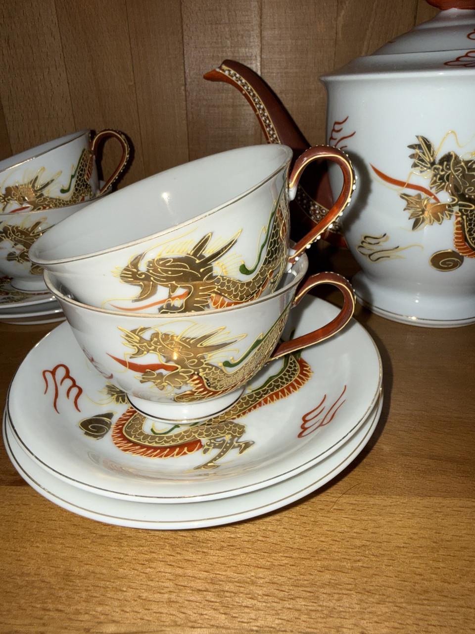 Vintage Japans Dragonware Moriage theeservies