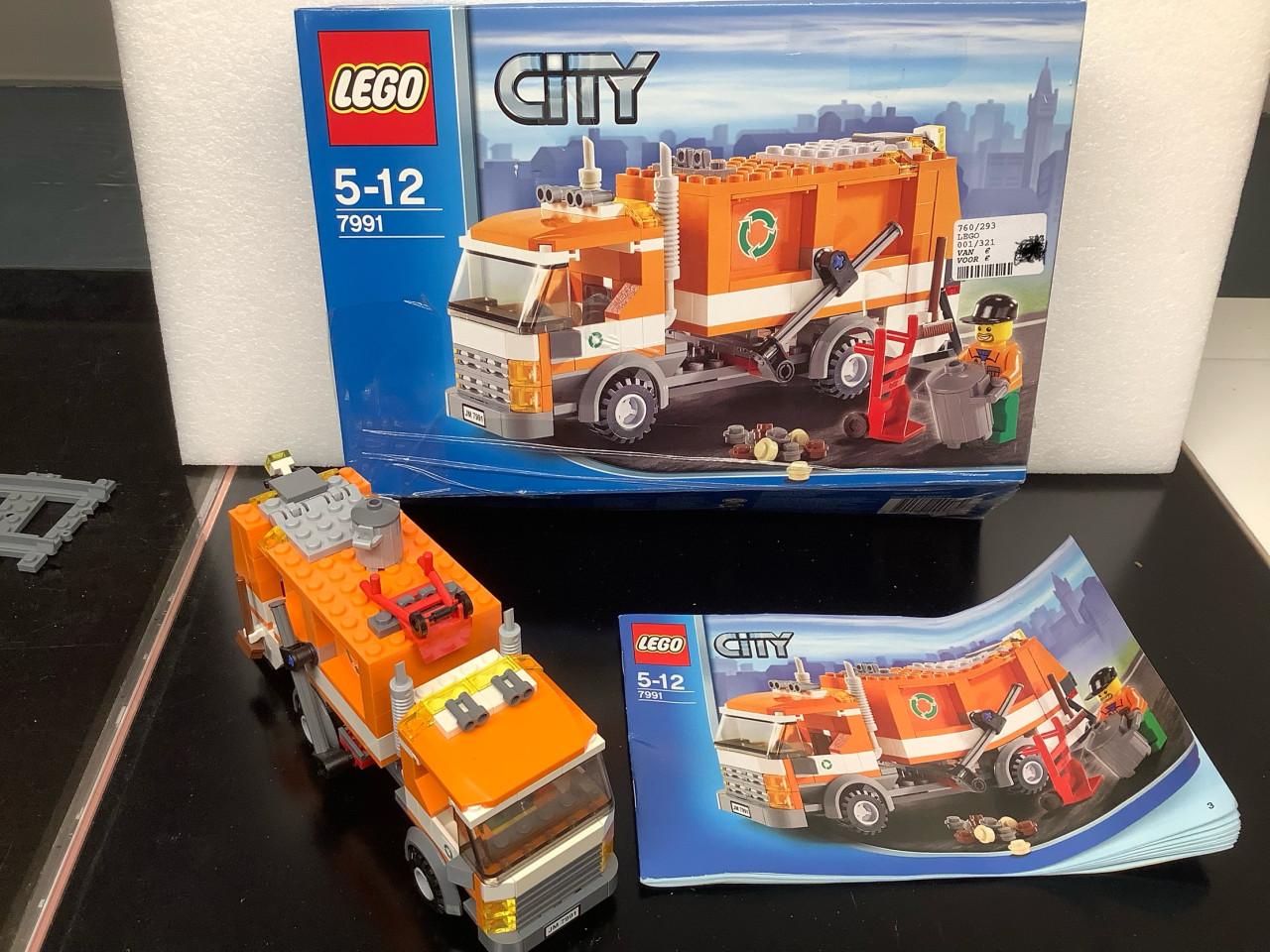 Lego vuilniswagen nr.7991 met boekje. Met doos.