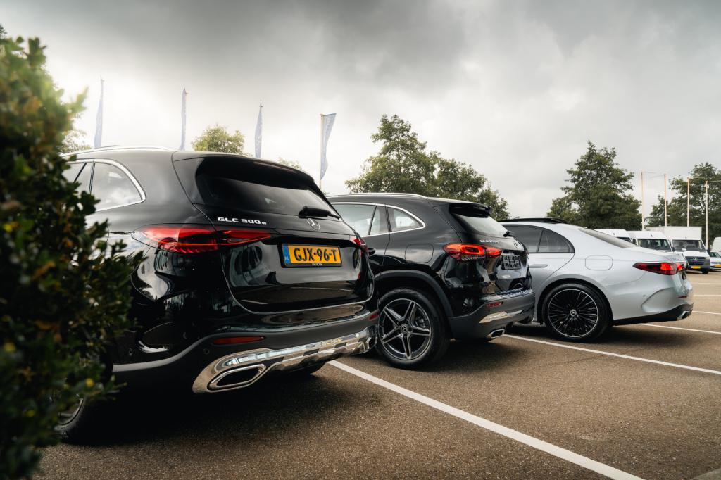 Mercedes-Benz E-Klasse 400 e 4matic amg line l panoramadak l techniek pakke