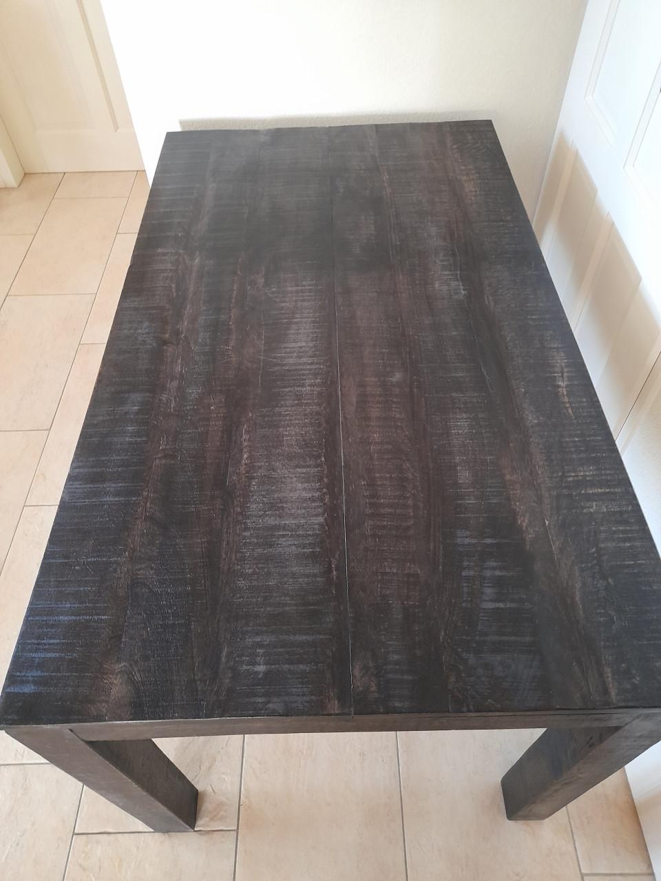 Massief Mango houten tafel 80 x 140 x 77H  (in goede nette staat )