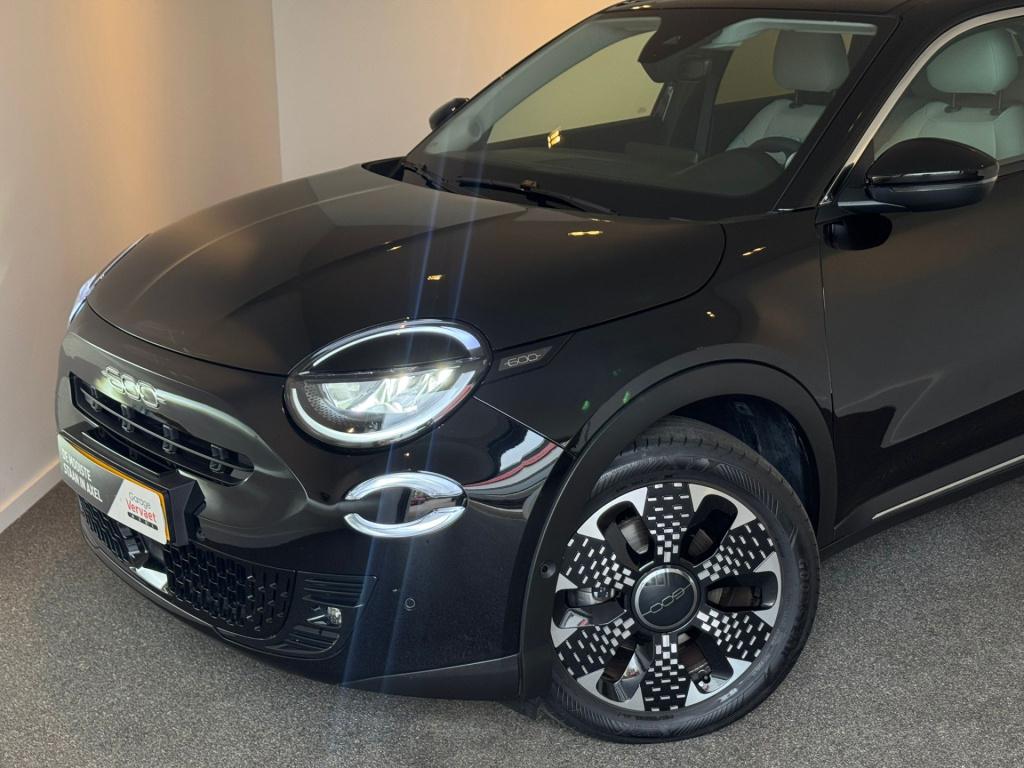 Fiat 600 1.2 hybrid la prima