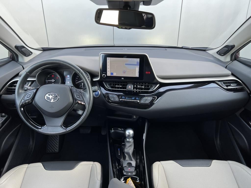 Toyota C-hr 1.8 hybrid executive