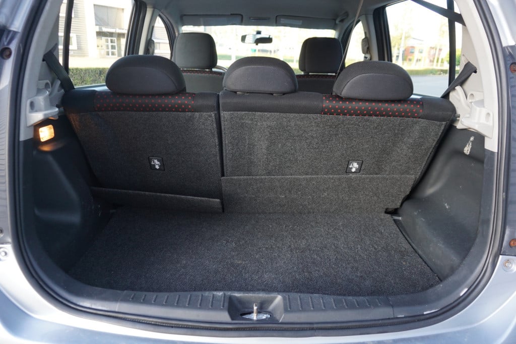 Daihatsu Sirion 2 1.3-16v sport airco / elektr. ramen / nap