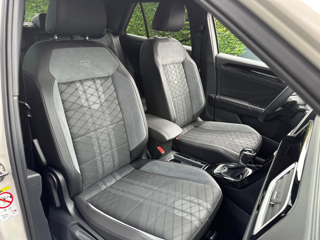 Volkswagen T-roc 1.5 tsi 150pk dsg r-line | camera | keyless | elek. achter