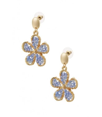 Goudkleurige oorhangers met bloemen bedel en blauwe glas kraaltjes