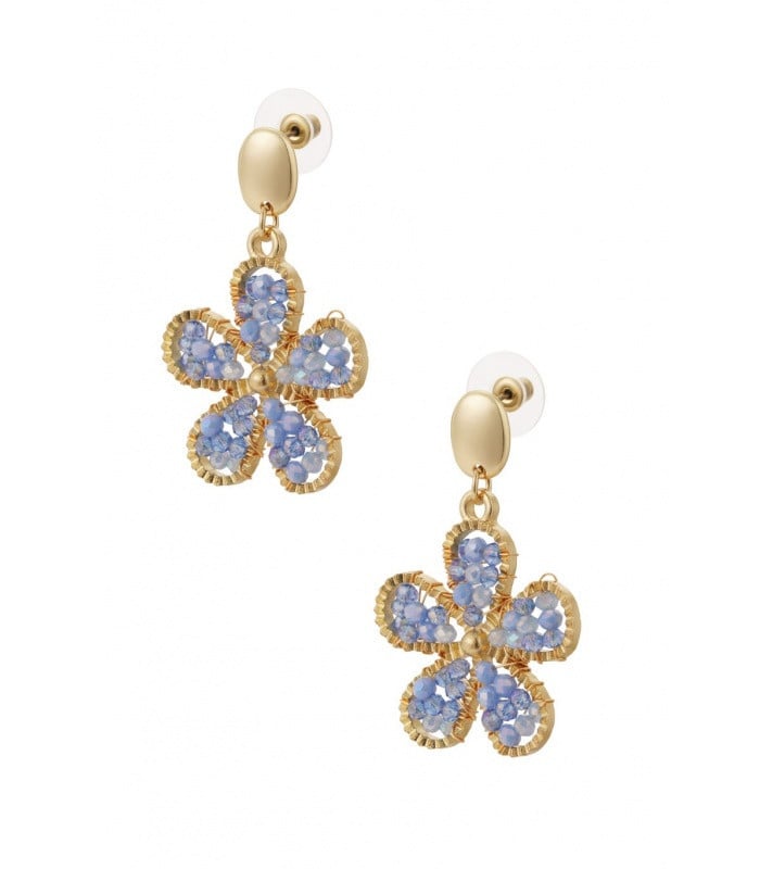 Goudkleurige oorhangers met bloemen bedel en blauwe glas kraaltjes