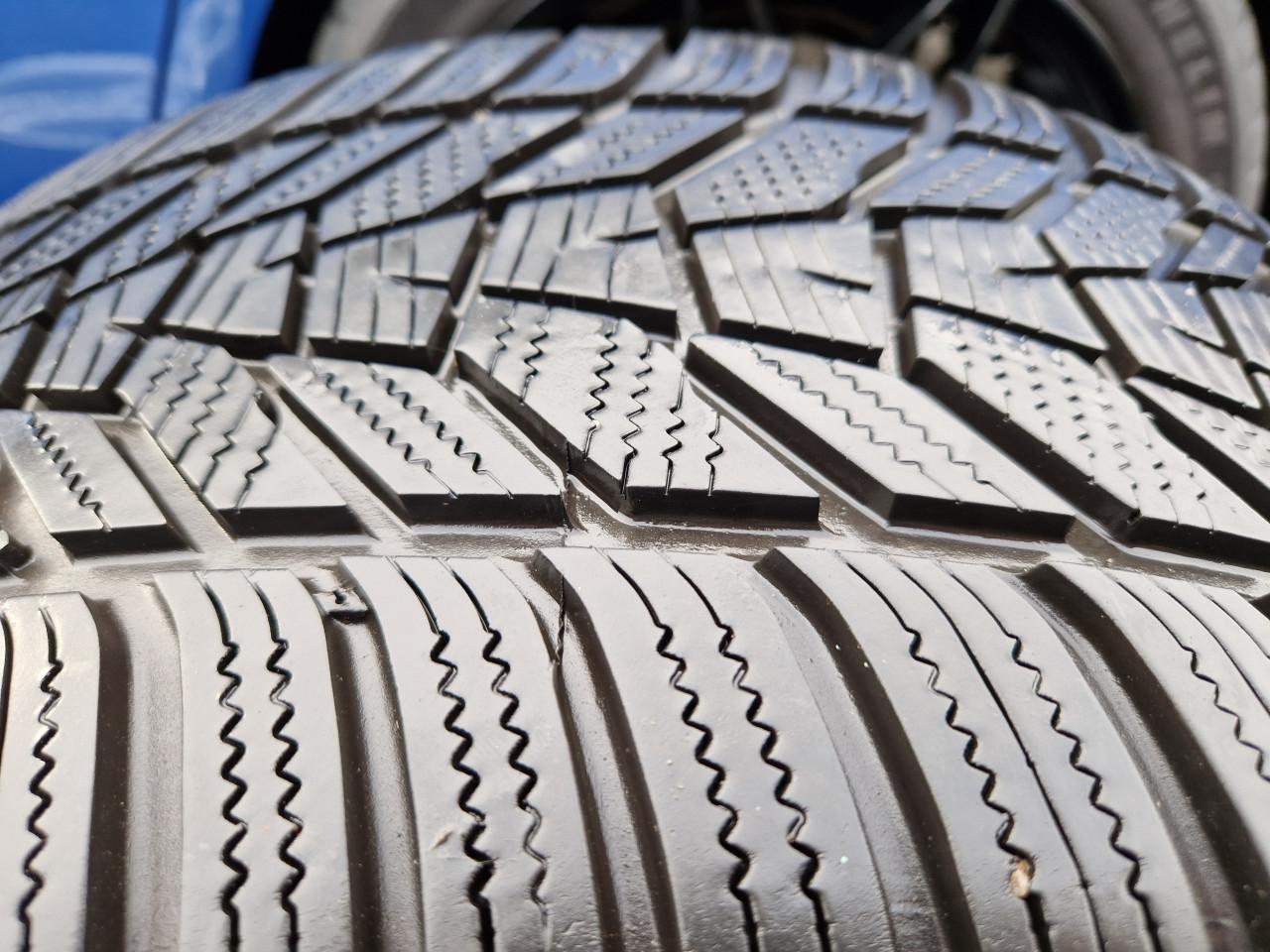 BMW 18 inch M sport breedset met zgan winterbanden F30 F31 F32 F20 F21