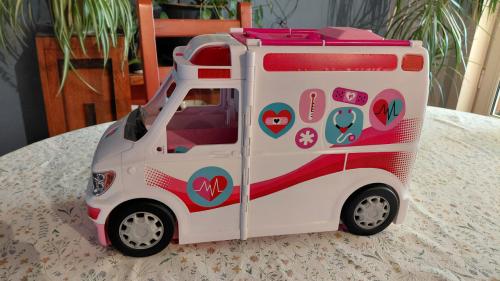 Barbie ambulance