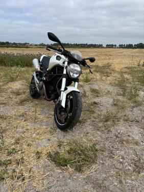 Nette Ducati Monster 696+ uit 2008