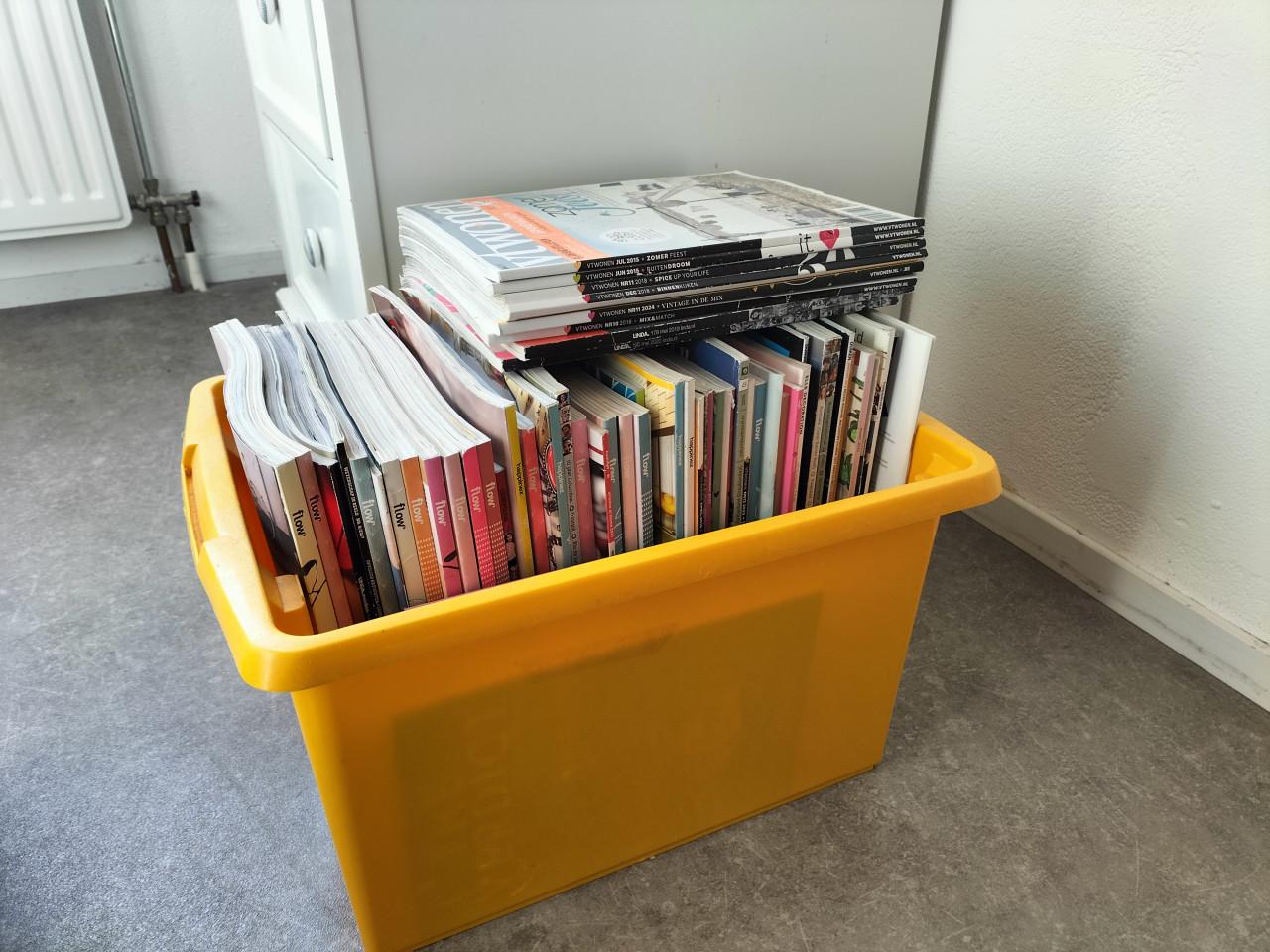 Doos vol tijdschriften