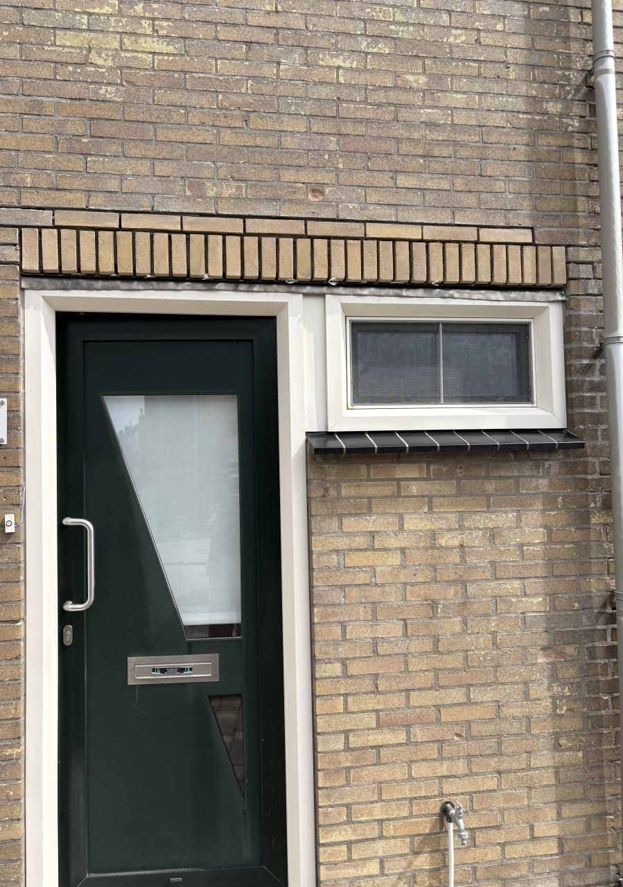 Kunststof voordeur met kozijn