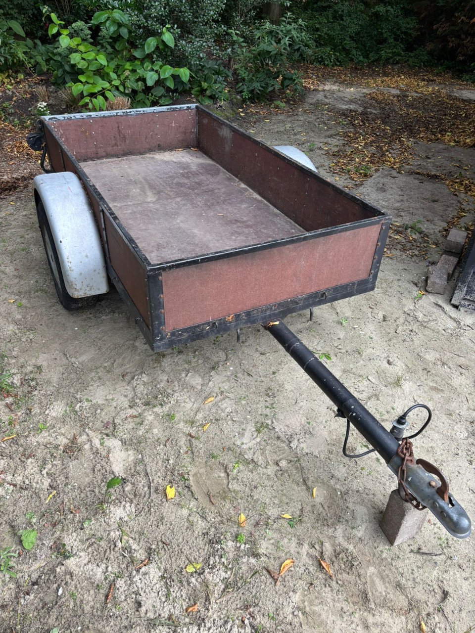 Te Koop degelijke ongeremde aanhanger