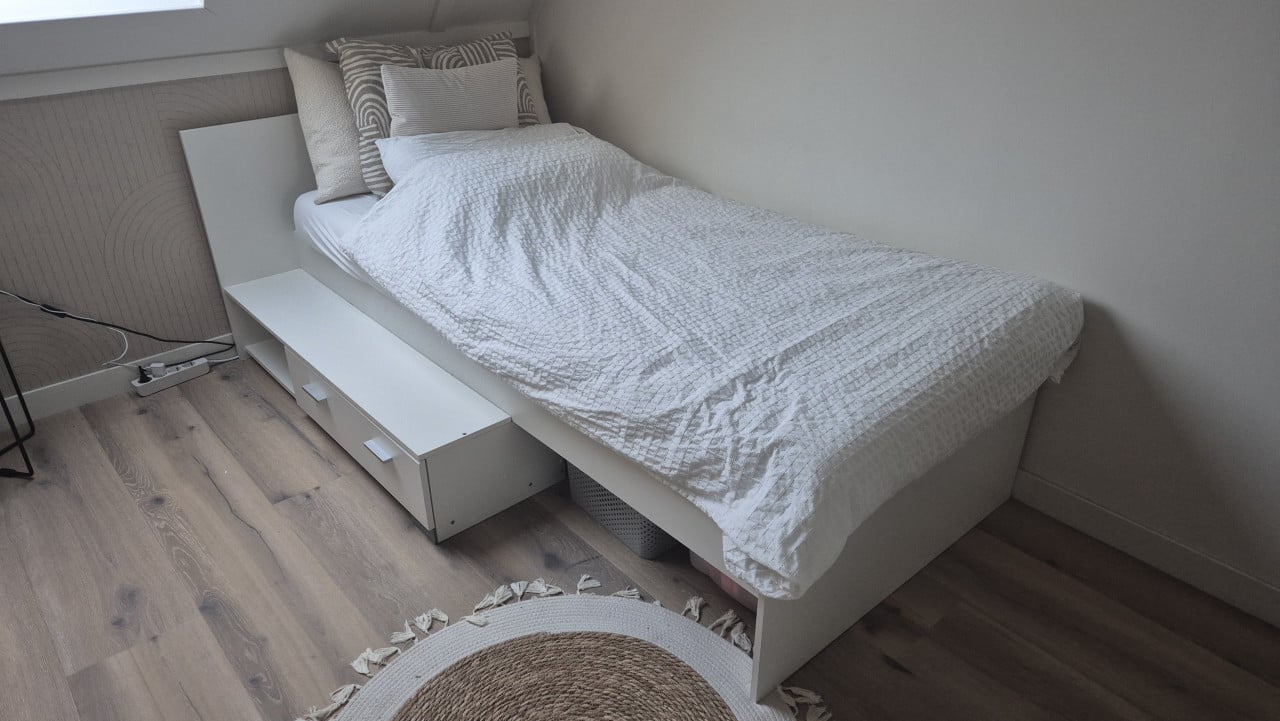 Bed 1-persoons met ladeblok