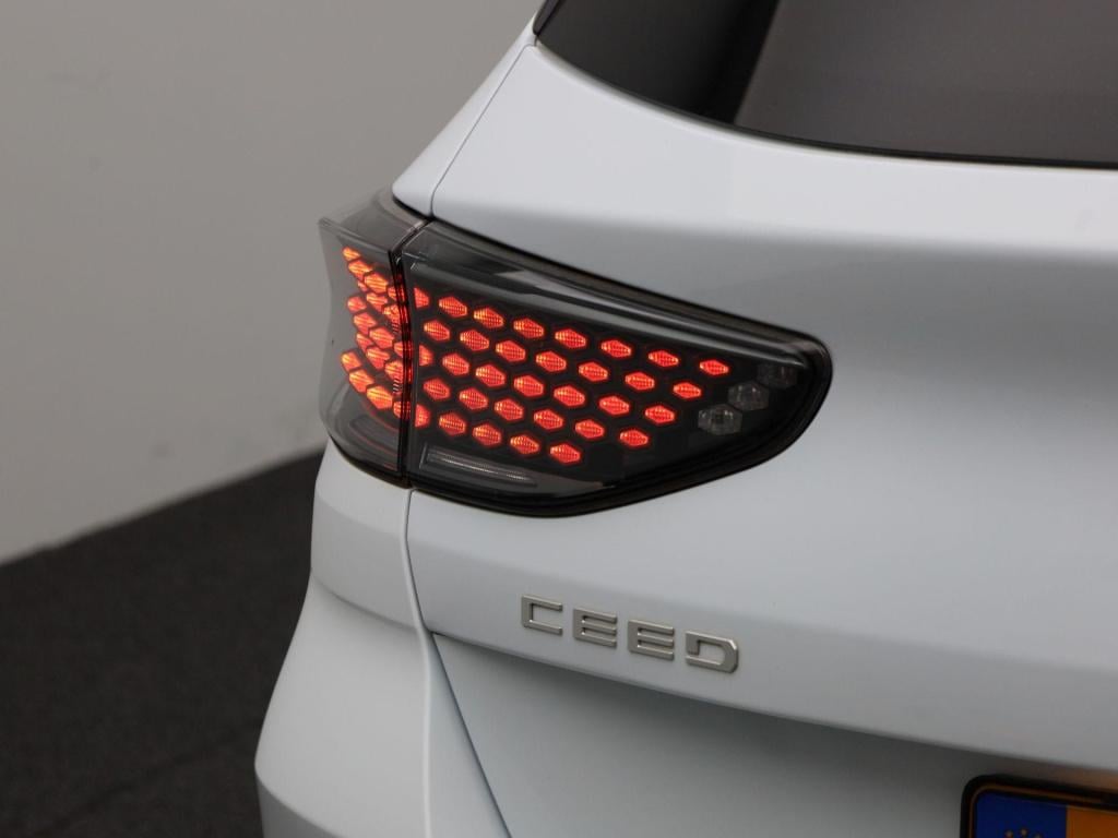 Kia Cee'd 1.5 t-gdi gt-line | panoramadak | navigatie | half leder | apple 