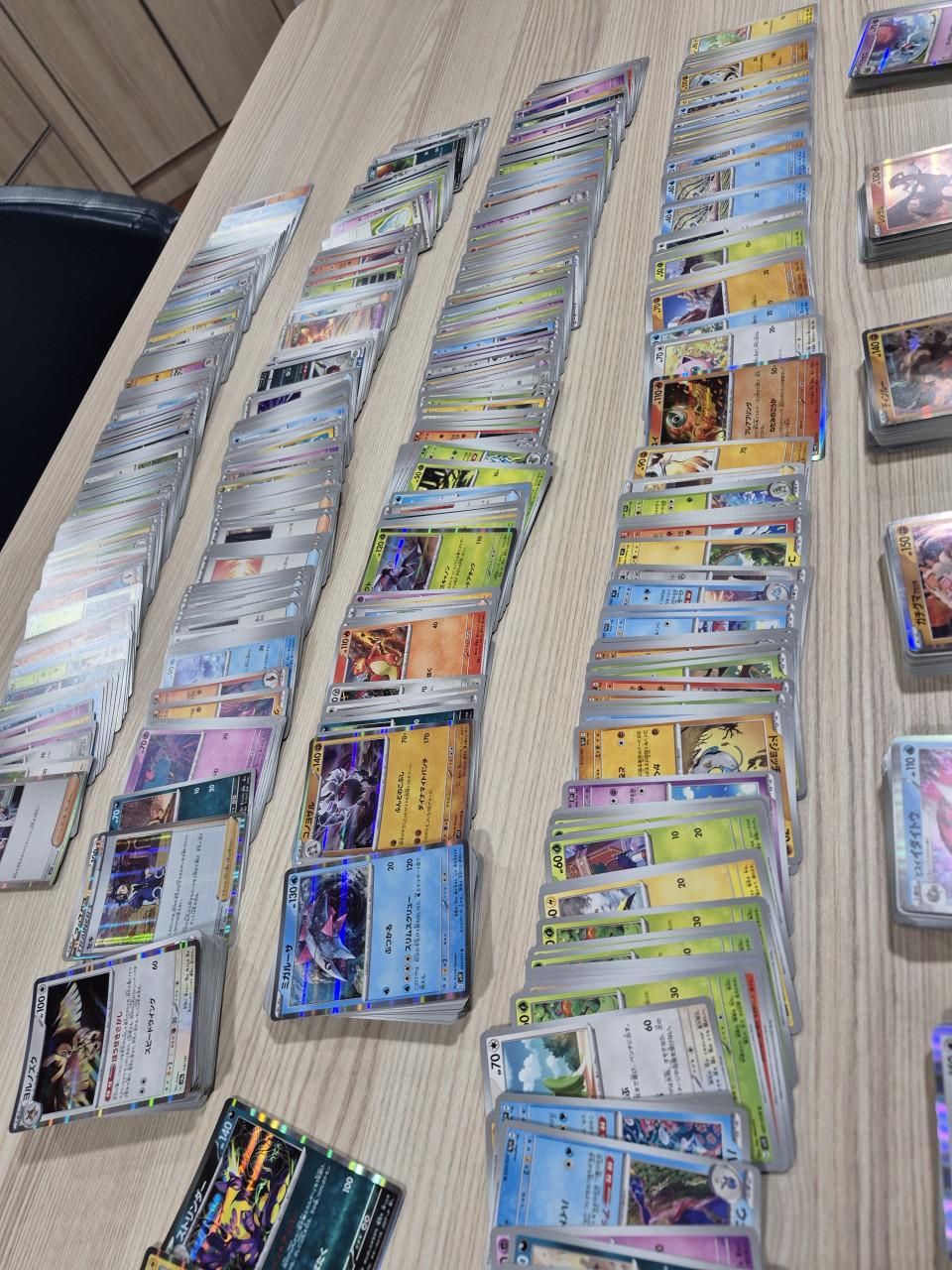 Mooie partij van 1000 japanse pokemon kaarten.