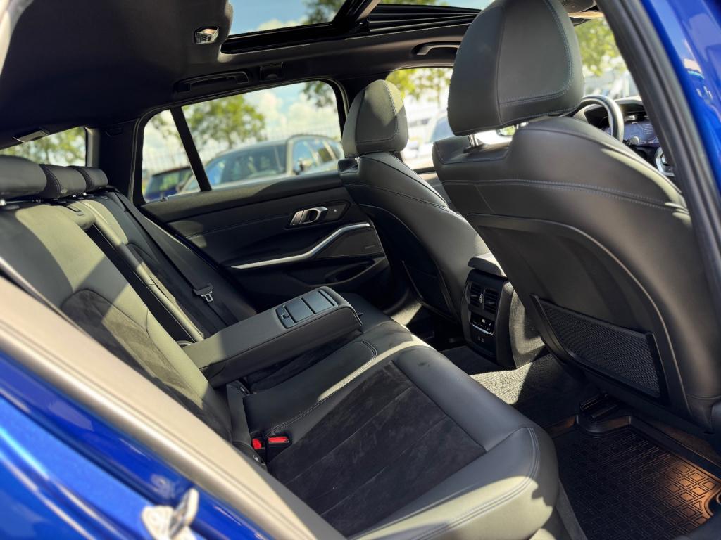 BMW 3-serie touring 330e m-sport * pano * acc * harman/ kardon