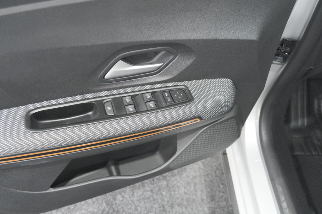 Dacia Sandero Stepway tce 90 expression | camera | dodehoekdetectie | navig