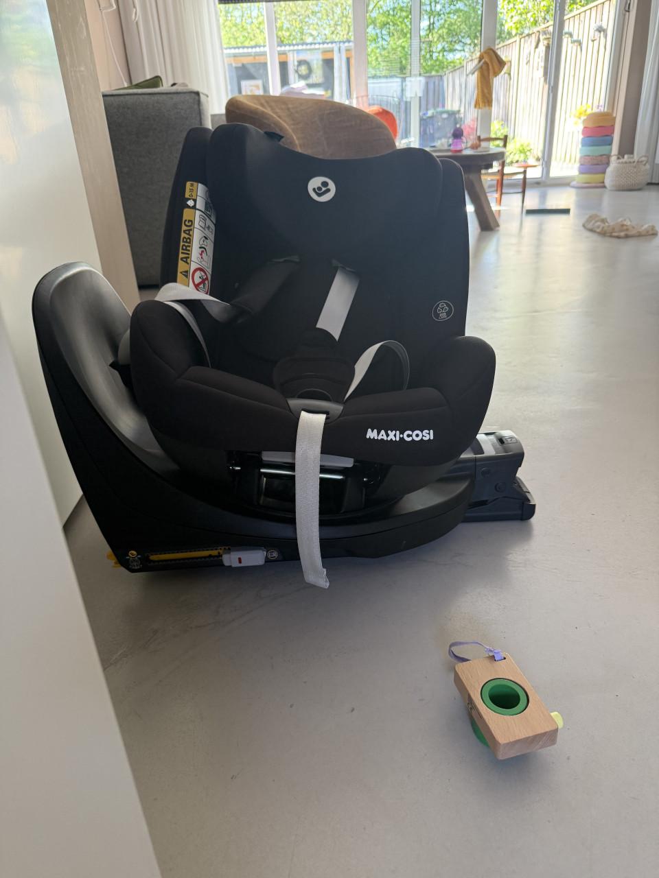 Maxi-Cosi Mica Eco i-Size (is incl. vaste isofix base)