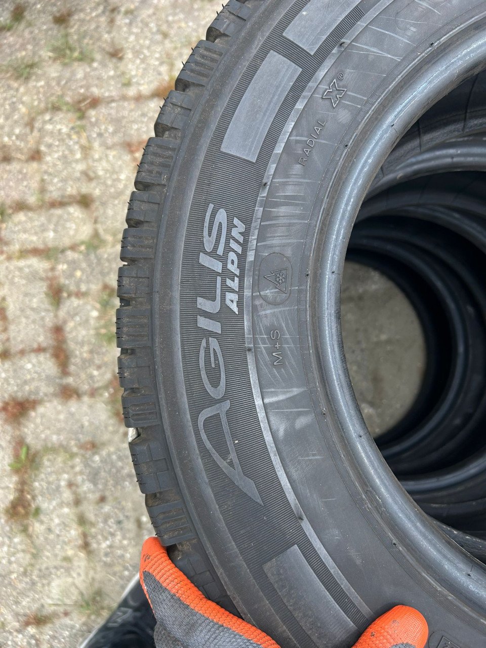 MICHELIN AGILIS ALPIN BUSBANDEN 15INCH