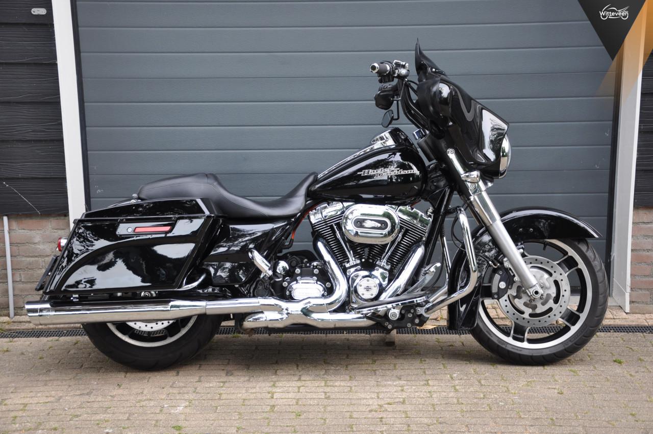 Harley Davidson FLHX Street Glide 103