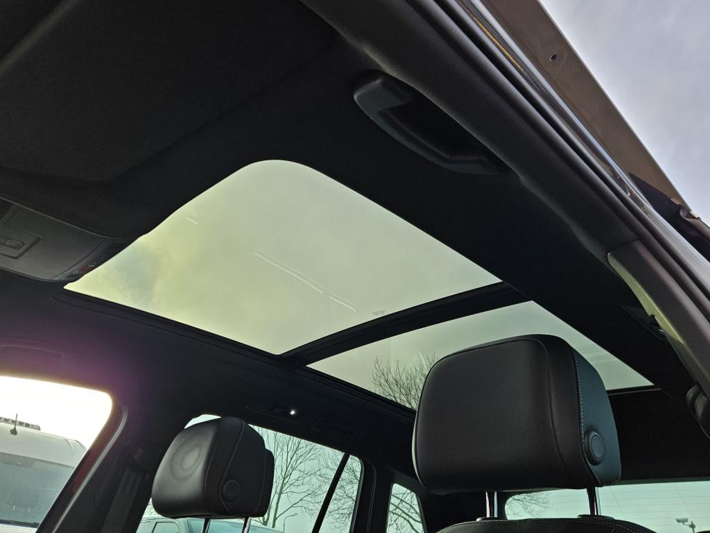 Volkswagen Tiguan 1.5 tsi r-line business+ | pano | acc | stoel/stuur verw.