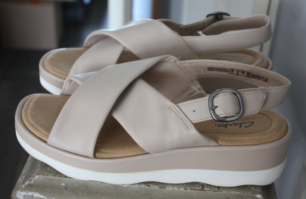 Beige sandalen maat 40
