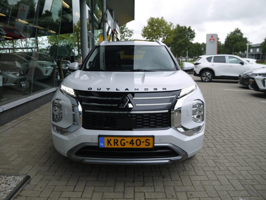 Mitsubishi Outlander 2.4 phev instyle 306pk s-awc|rijklaar