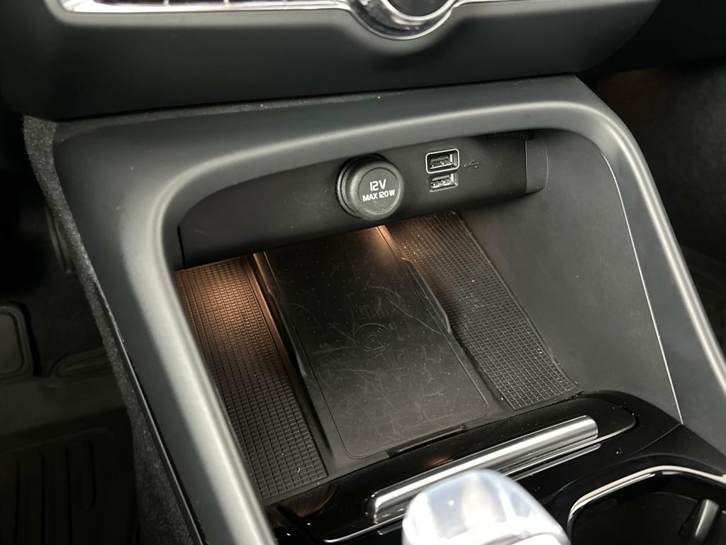 Volvo XC40 t5 262pk recharge ultra dark| adap.cruise| pano| 360camera| trek