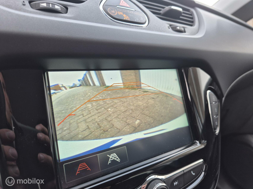 Opel Corsa 1.4 volautomaat / stuur- & stoelverwarming / camera