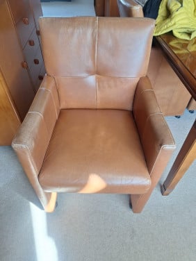 GRATIS  NETTE EETKAMERSTOELEN