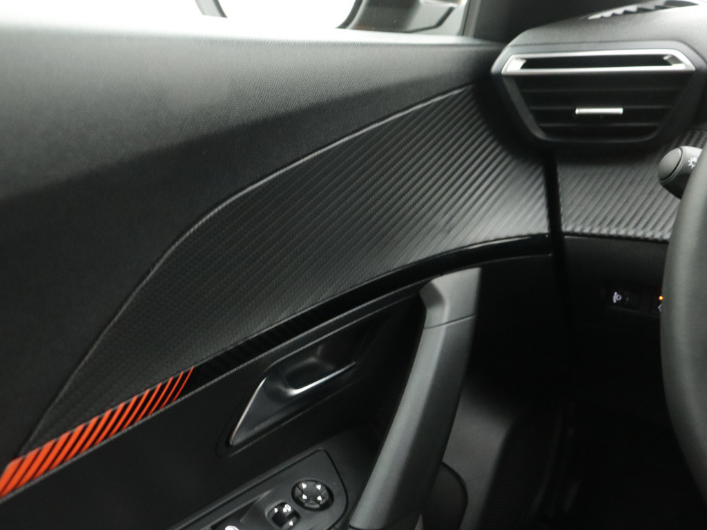 Peugeot 2008 100 pk active pack | rijklaar navigatie