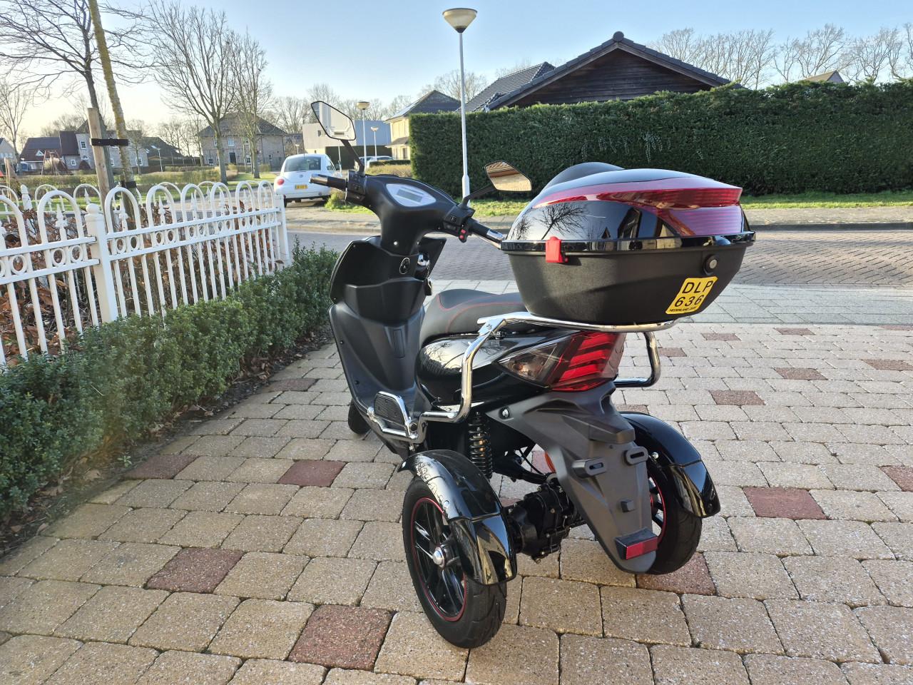 Scootmobiel IVA T3 - in nieuwstaat