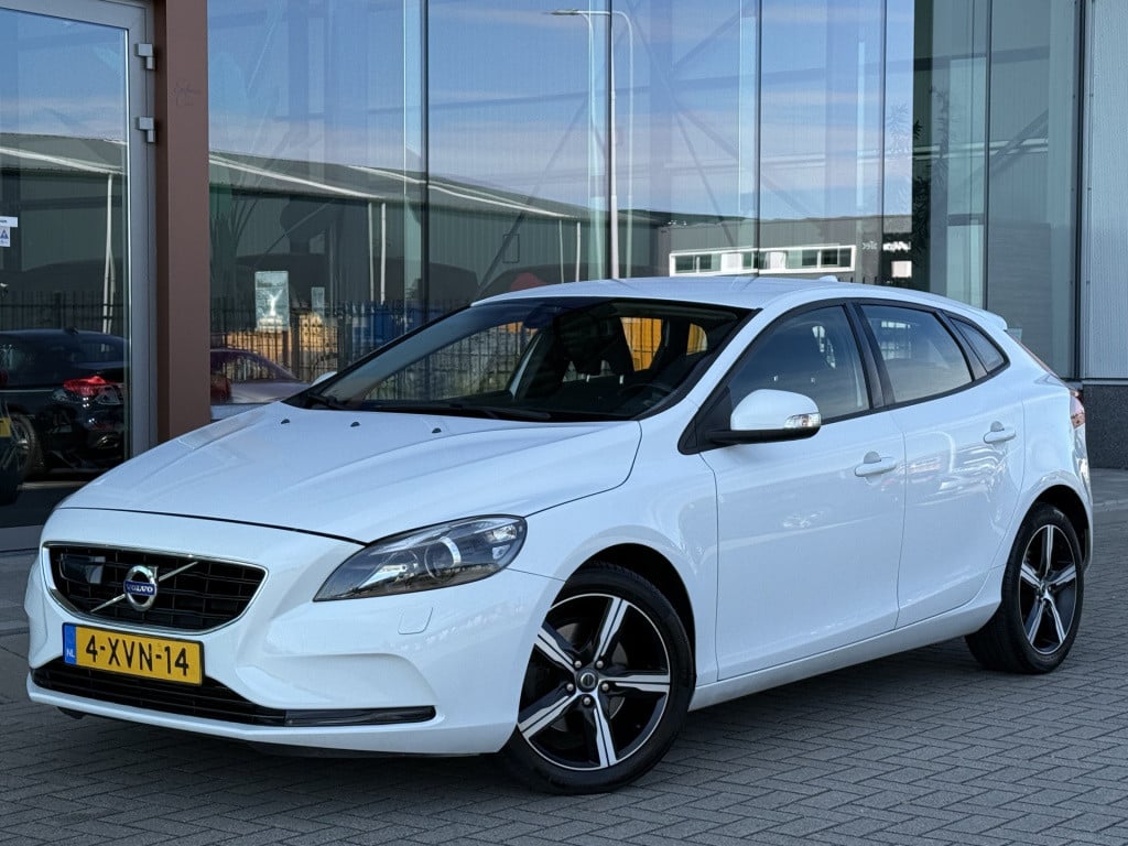 Volvo V40 1.6 t2 r-design | navi | cruise | stoelverwarming | parkeersensor