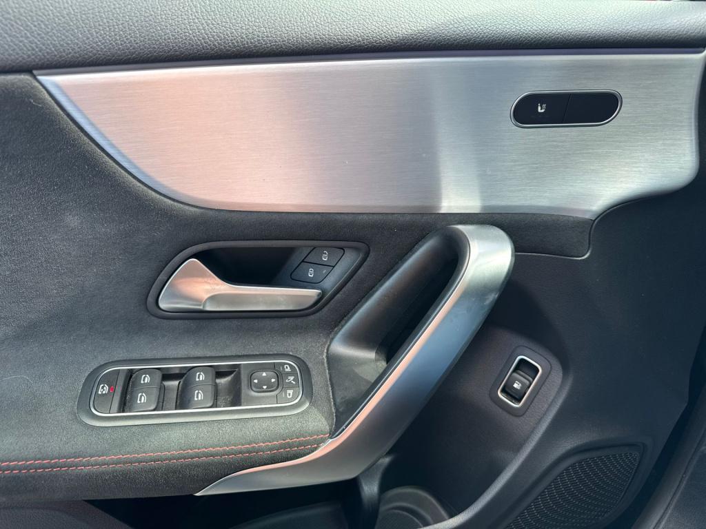 Mercedes-Benz A-Klasse 250 e business solution amg limited