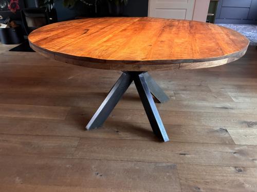 Ronde eettafel