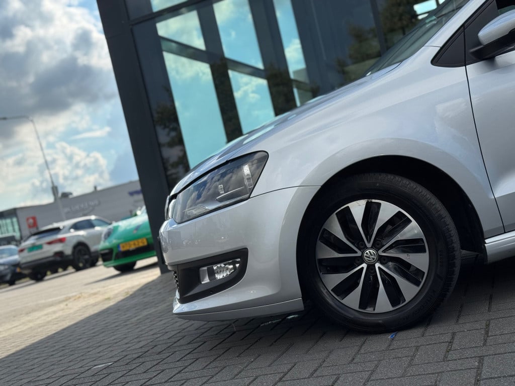Volkswagen Polo 1.0 bluemotion * cruise control * navigatie * nap