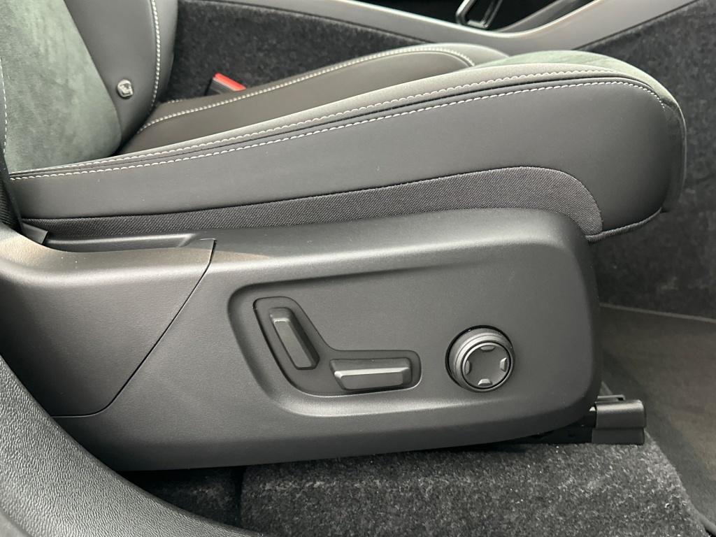 Volvo Ex40 extended range ultra black edition