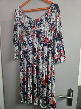 A-lijn jurk met een paisley- en bloemenprint van het merk Dass & Co. Maat M
