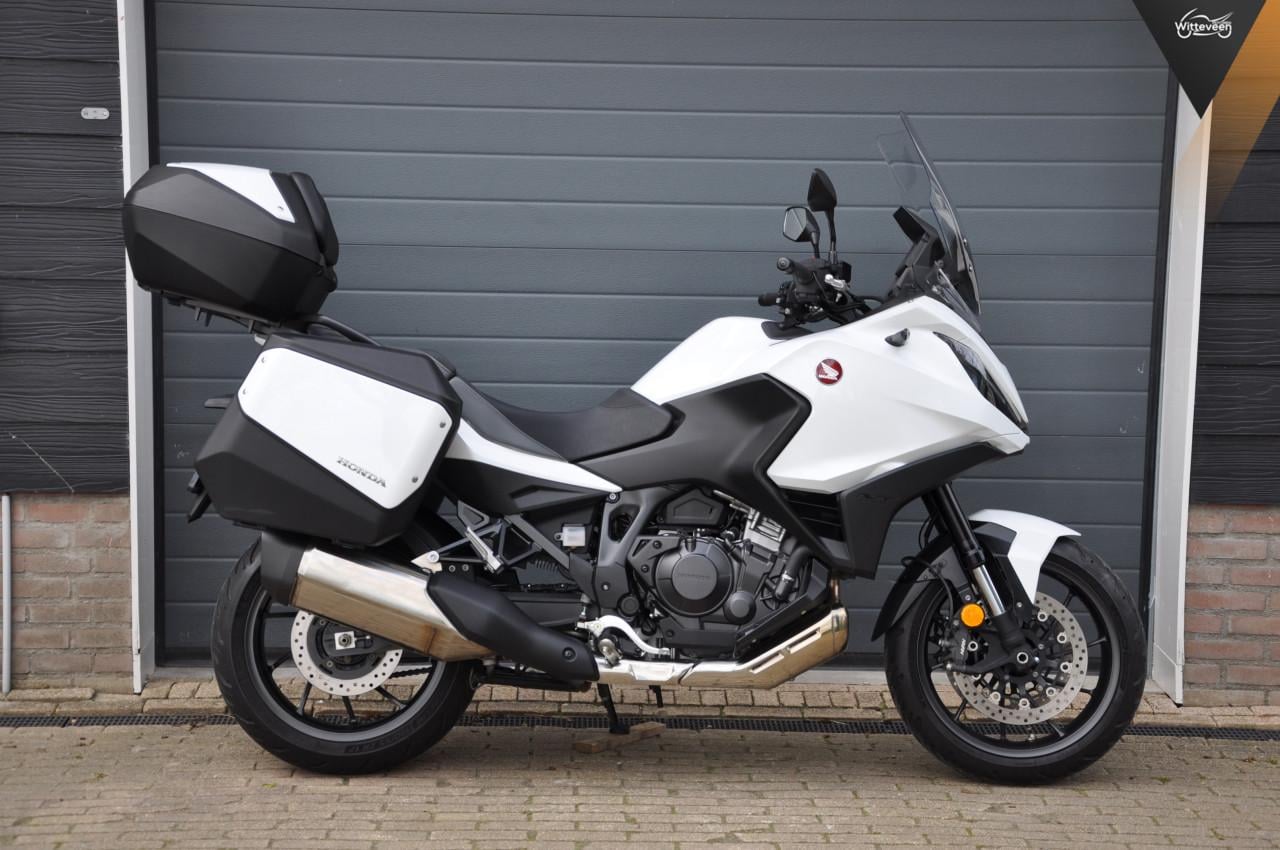 Honda NT1100 zeer compleer 13300 kms BTW motor