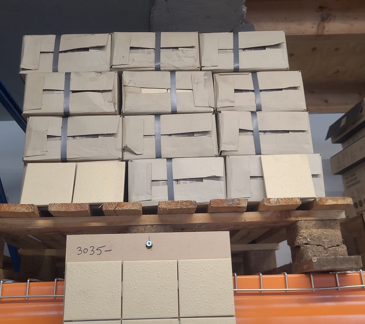 3030-350 ca 30 m² Mosa  Global Collection 10x10 lichtgeel, antislip