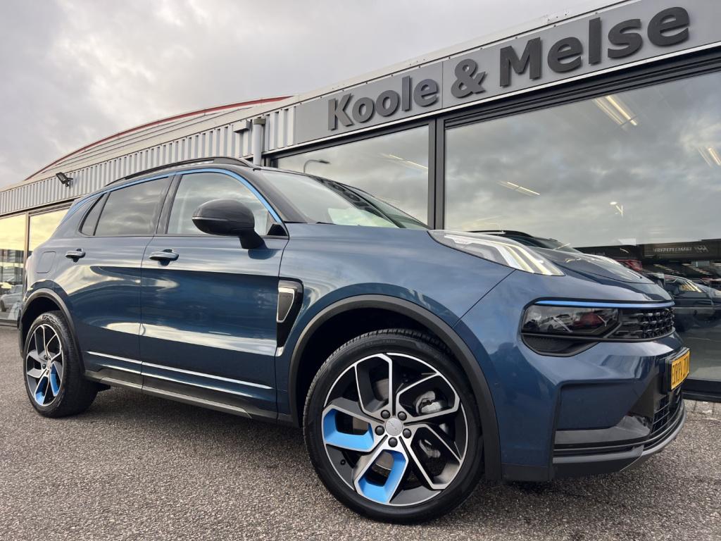 Lynk & Co 01 1.5 261pk phev plug inn hybrid , pano dak,360gr camera , car p