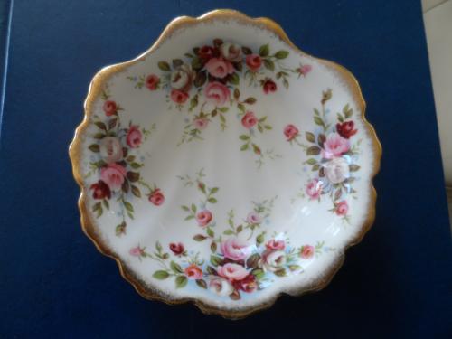 ROYAL ALBERT COTTAGE GARDEN
