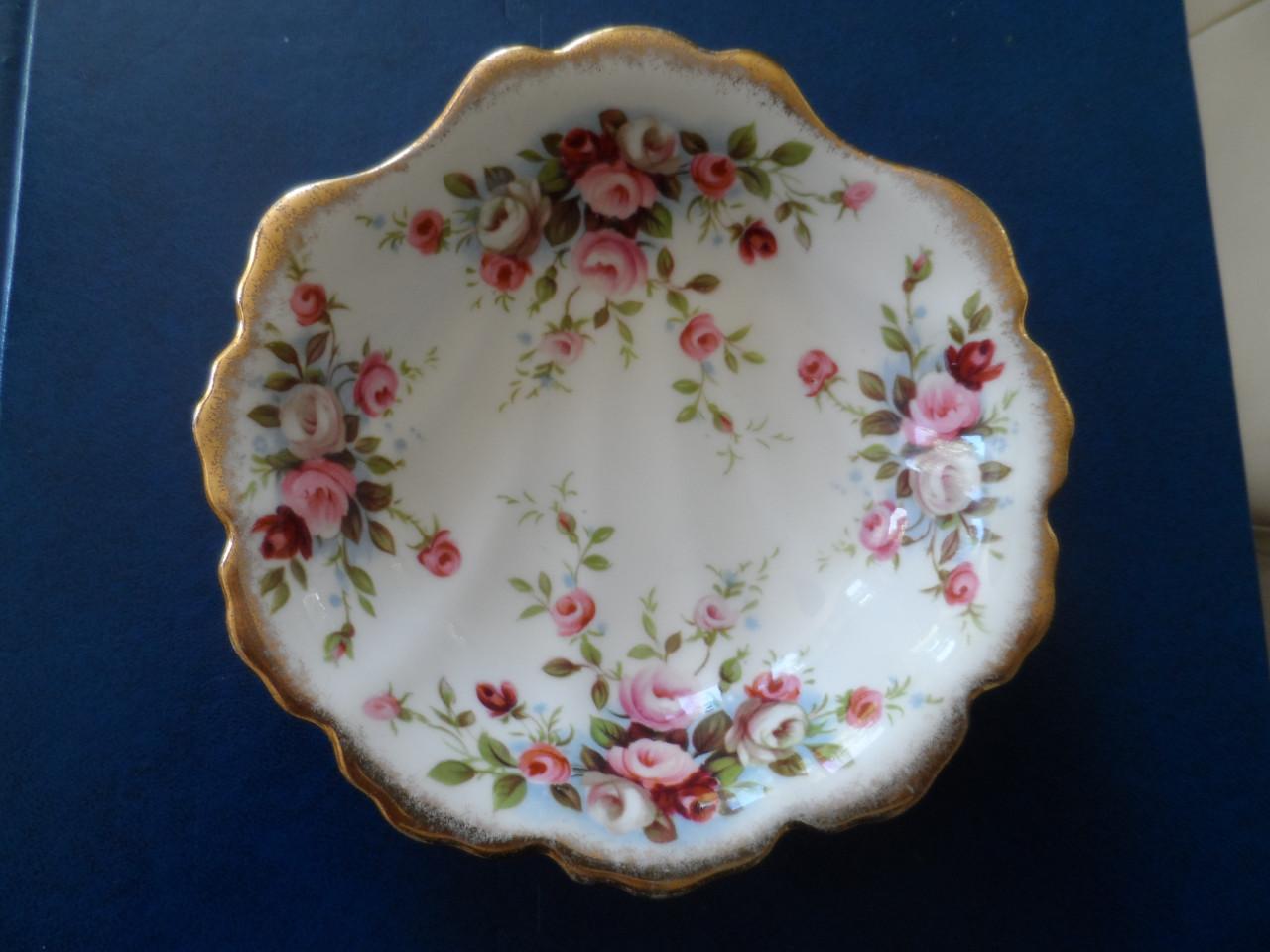 ROYAL ALBERT COTTAGE GARDEN