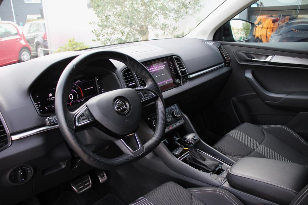 Skoda Karoq 1.5 tsi act sportline business - stoel verw - carplay - virtual