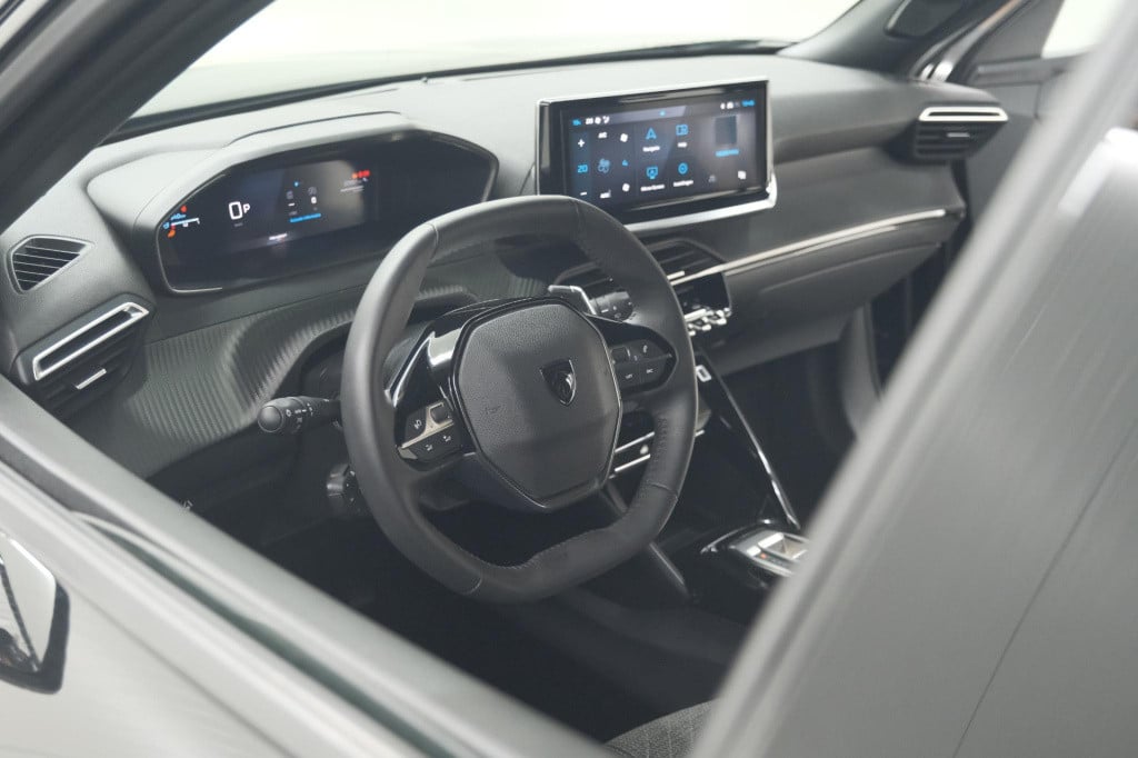 Peugeot 2008 hybrid 136 e-dcs6 allure | 360 camera | adaptieve cruise contr