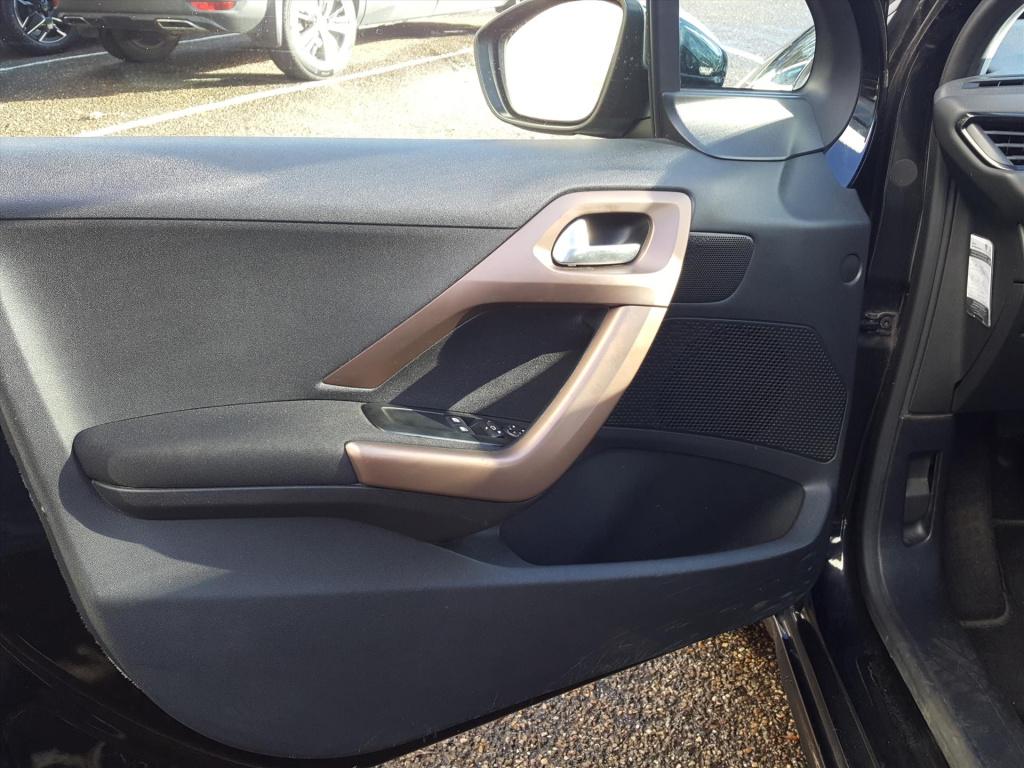 Peugeot 208 1.2 vti 82pk 5d urban soul navigatie | cruise control | airco |