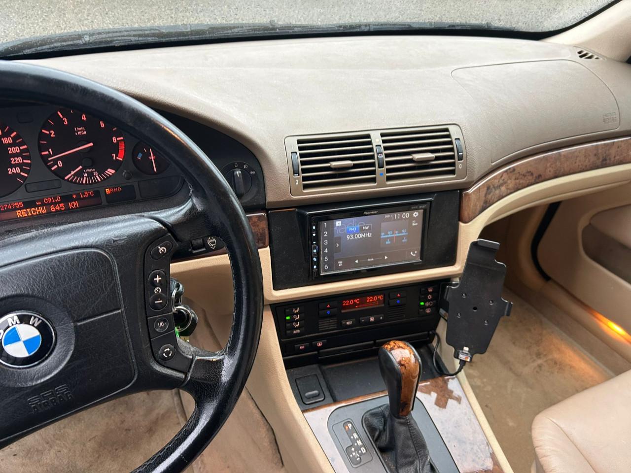 BMW 5-serie 523i Executive MEENNEEMPRIJS! AUTOMAAT/NW ALLS BANDEN/CLIMATE